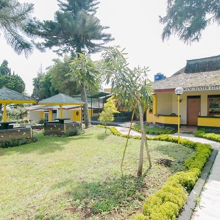 Oyo 1996 Koneng Hotel Cibodas Buitenkant foto